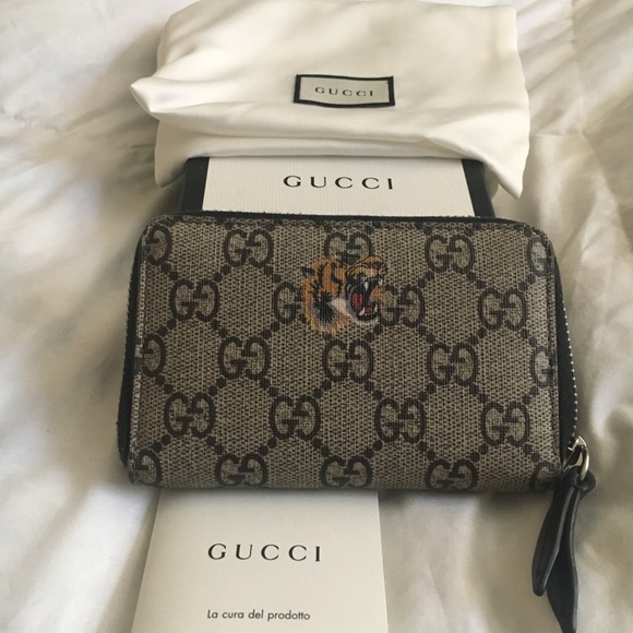SOLD-Authentic Gucci Wallet - Picture 2 of 8